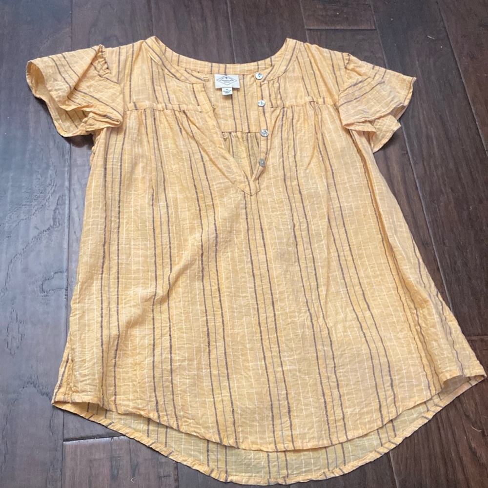 Beautiful yellow blouse